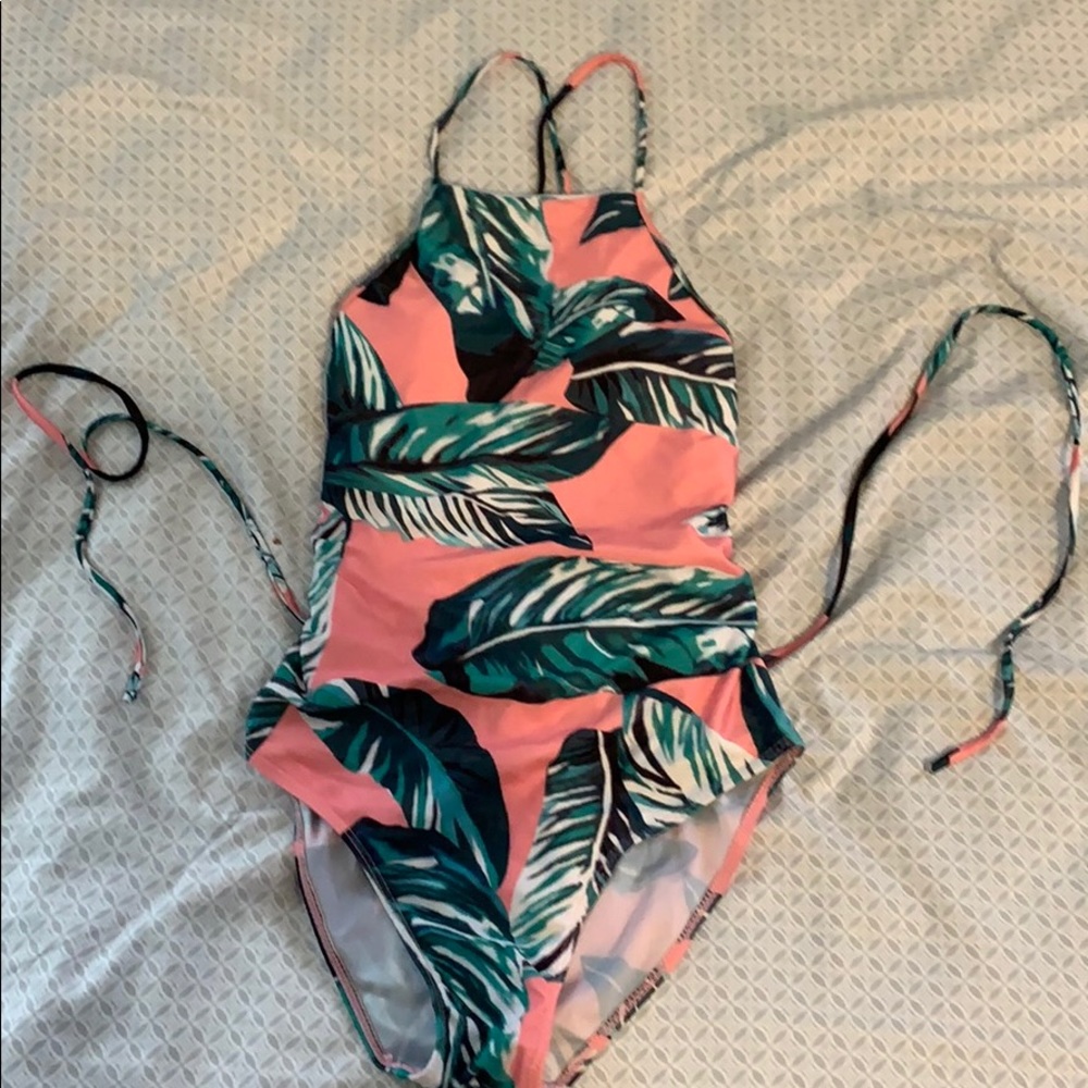 Bathing suit